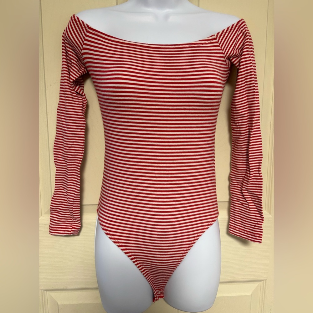 Woman’s Red and white stripe body suit 3/4 sleeve size small